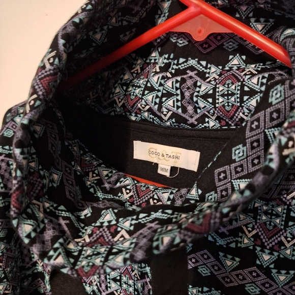 Coco & tashi high-neck geometric pattern sweatshirt - Picture 2 of 4